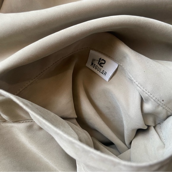 Vintage Burberry Khaki Trench Button Coat with Removable Hood Size Large (12) - Picture 9 of 15